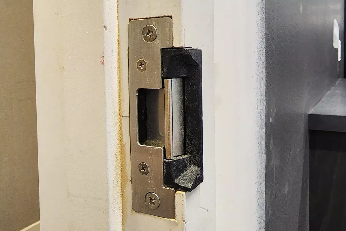 Black cat lock and key - Electric Strike Installation