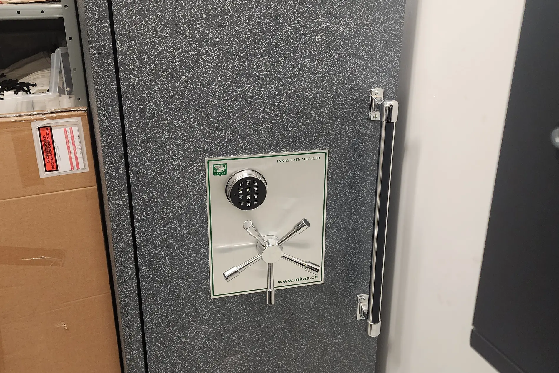 Black cat lock and key - Expert Safe Locksmith Services in Calgary
