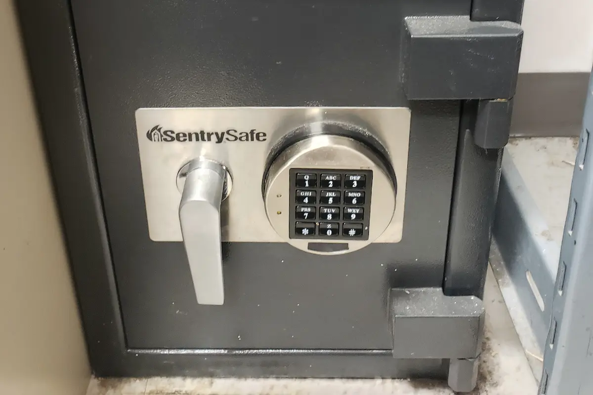 Black cat lock and key - Safe Combination Changes in Calgary