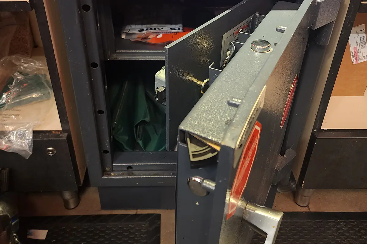 black cat lock and key - Safe Locksmith Services and openings black cat lock and key - Safe Locksmith Services and openings
